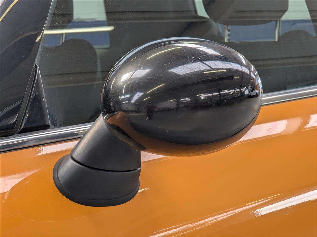 <p>2014 MINI COOPER</p>