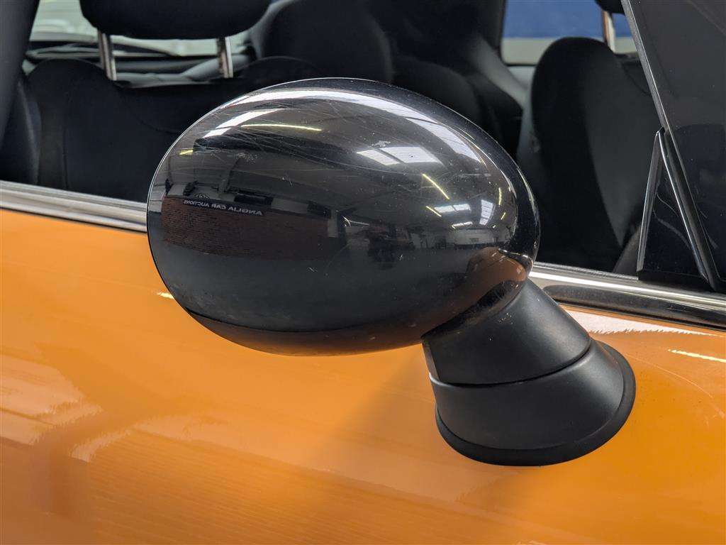 <p>2014 MINI COOPER</p>