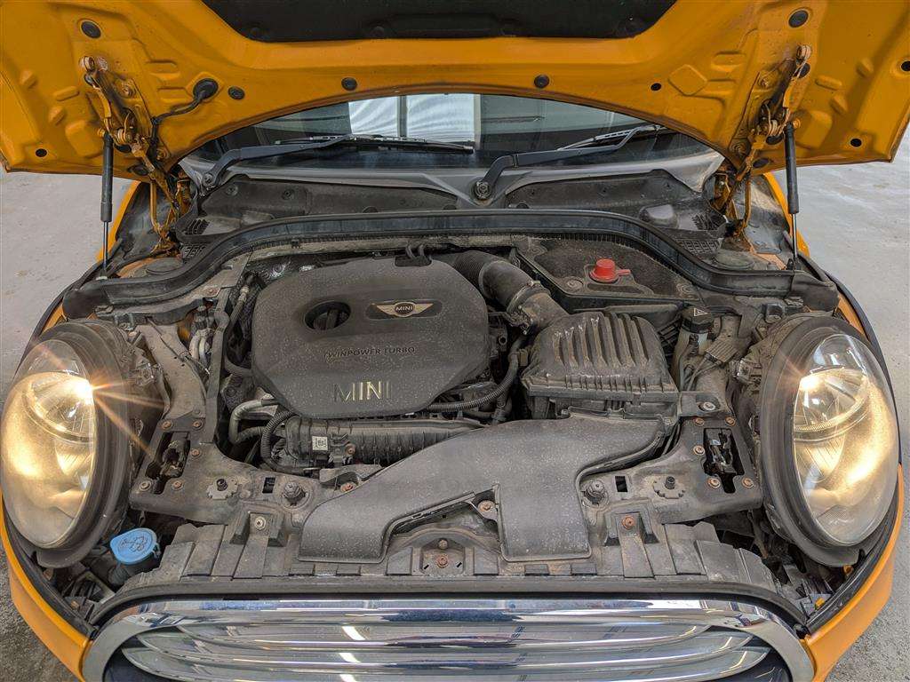 <p>2014 MINI COOPER</p>