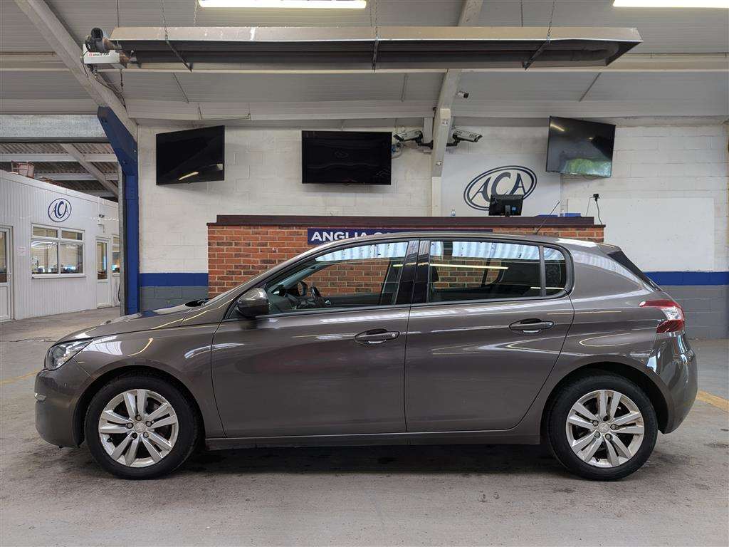 <p>2014 PEUGEOT 308 ACTIVE E-HDI</p>