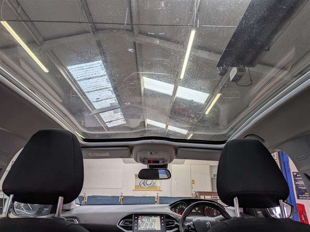 <p>2014 PEUGEOT 308 ACTIVE E-HDI</p>