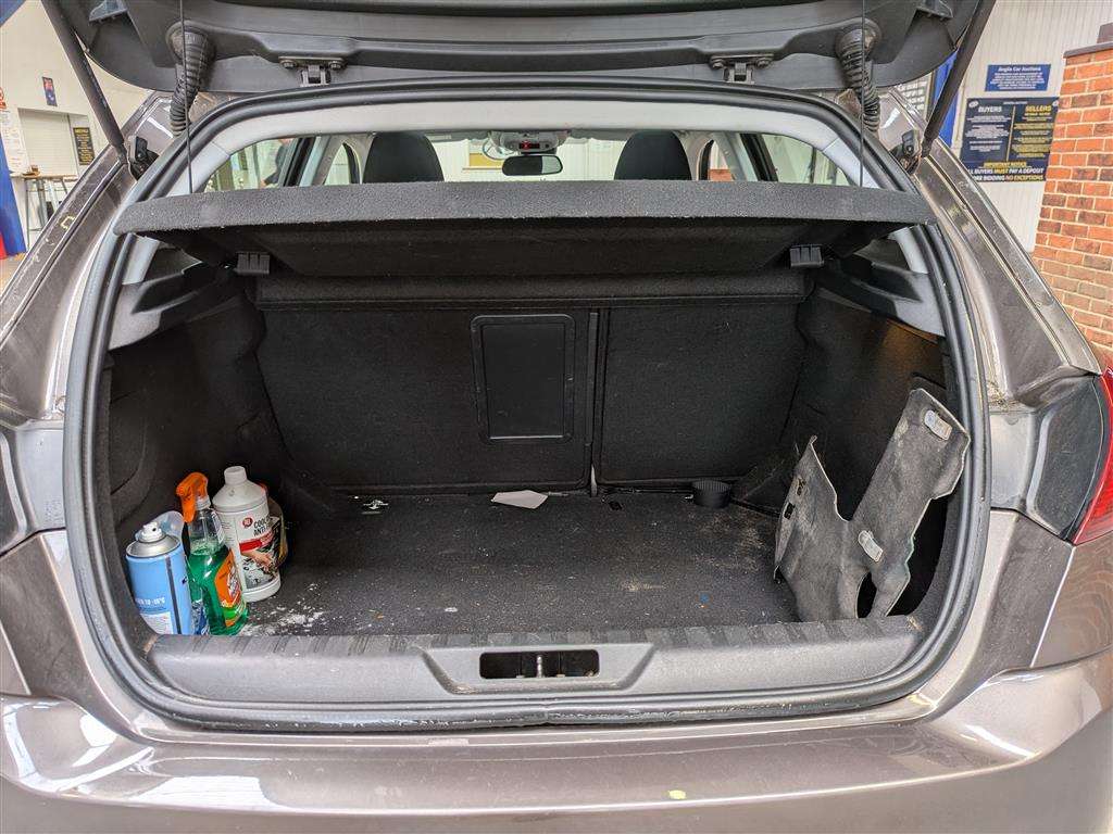 <p>2014 PEUGEOT 308 ACTIVE E-HDI</p>