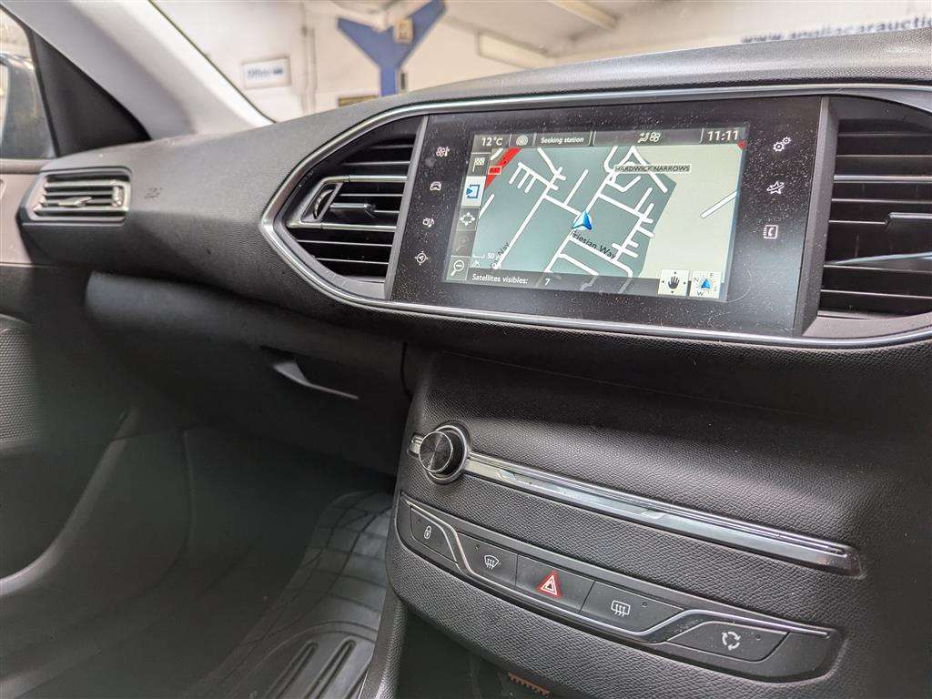 <p>2014 PEUGEOT 308 ACTIVE E-HDI</p>