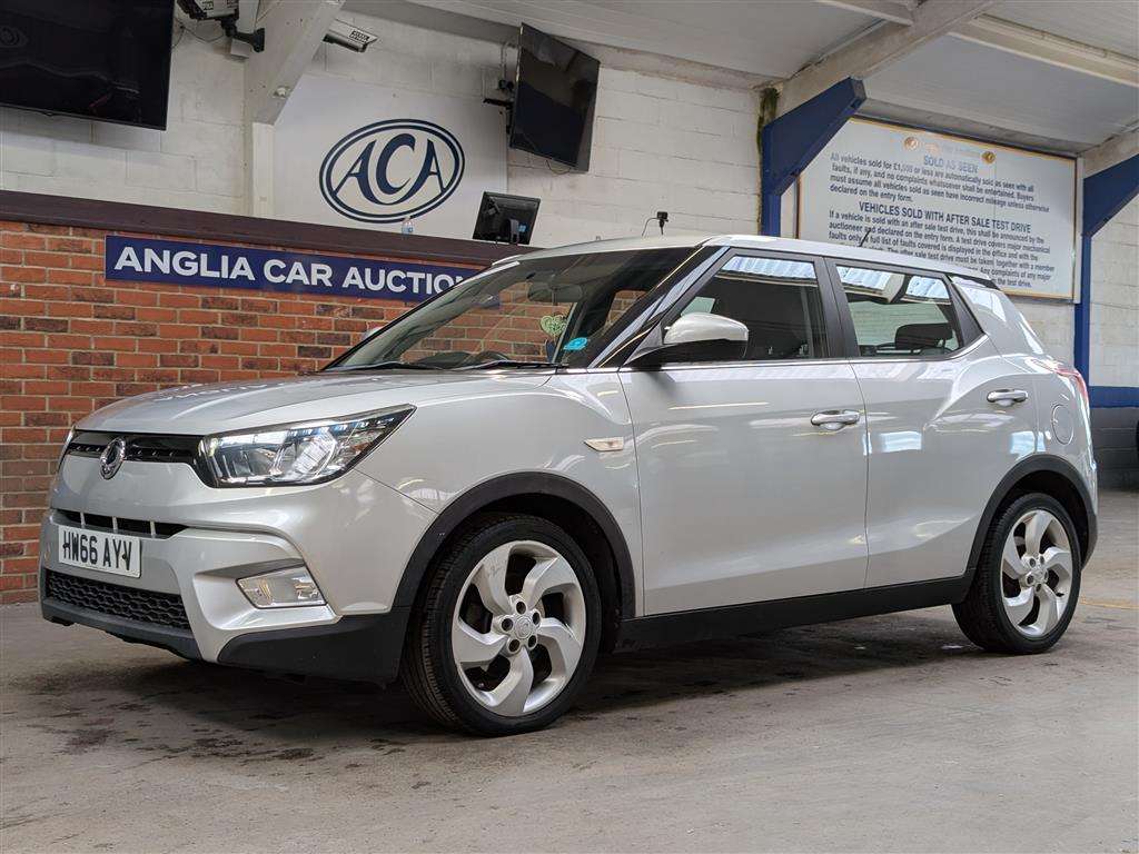 <p>2016 SSANGYONG TIVOLI EX TD AUTO</p>