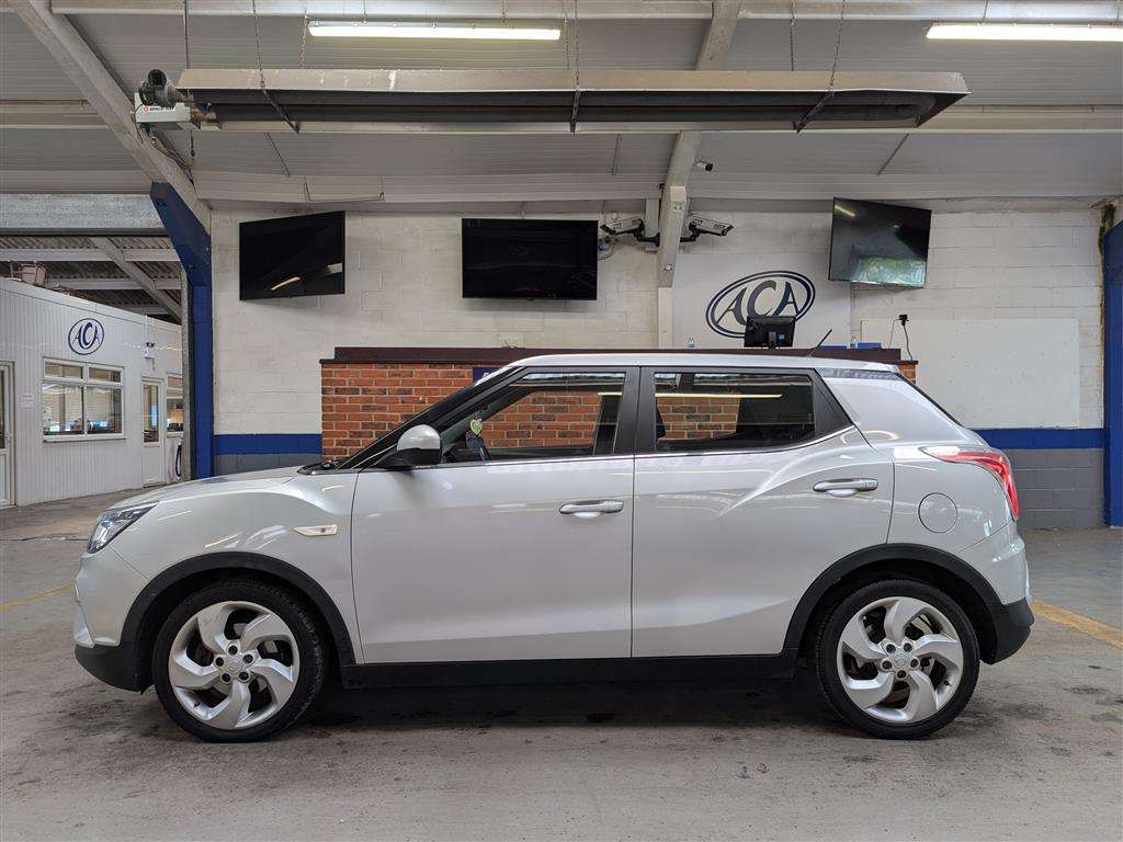 <p>2016 SSANGYONG TIVOLI EX TD AUTO</p>