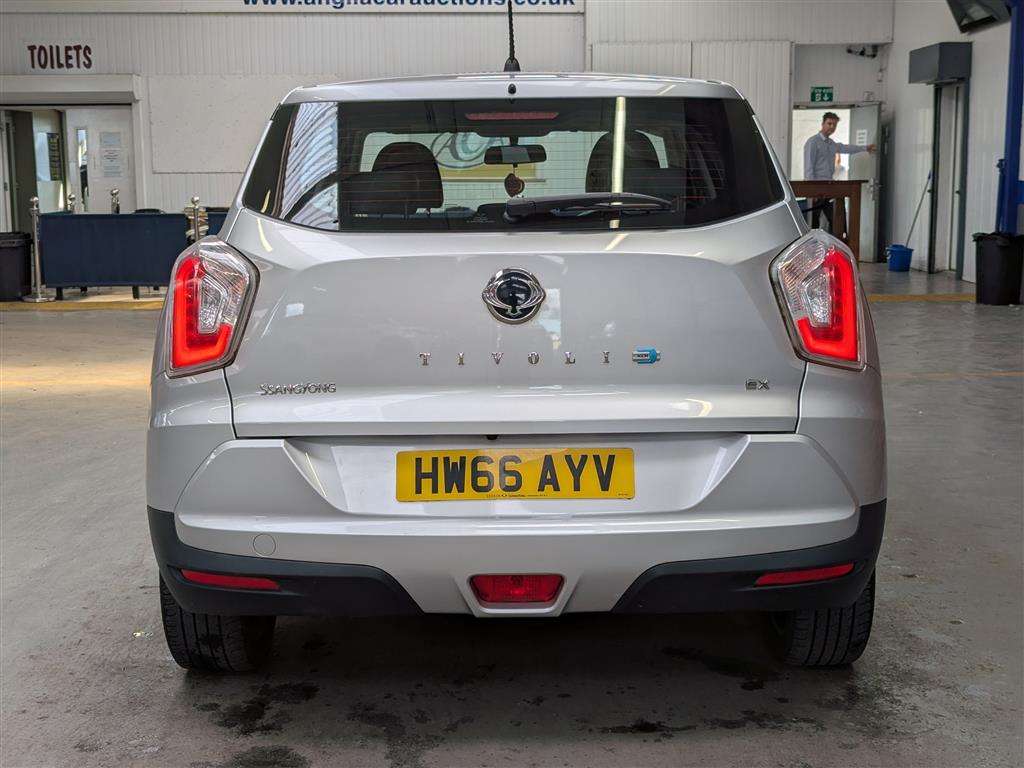 <p>2016 SSANGYONG TIVOLI EX TD AUTO</p>