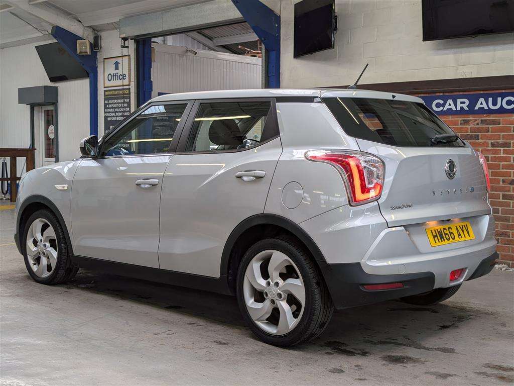 <p>2016 SSANGYONG TIVOLI EX TD AUTO</p>