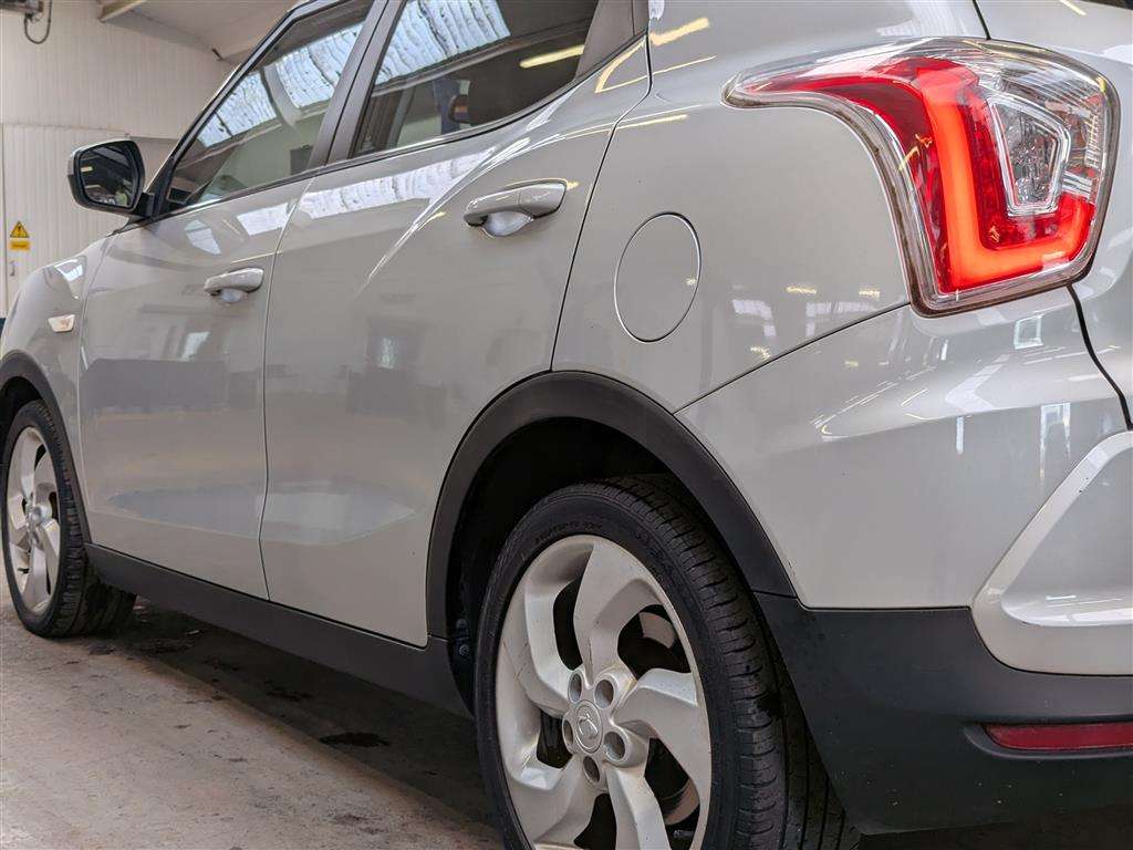 <p>2016 SSANGYONG TIVOLI EX TD AUTO</p>