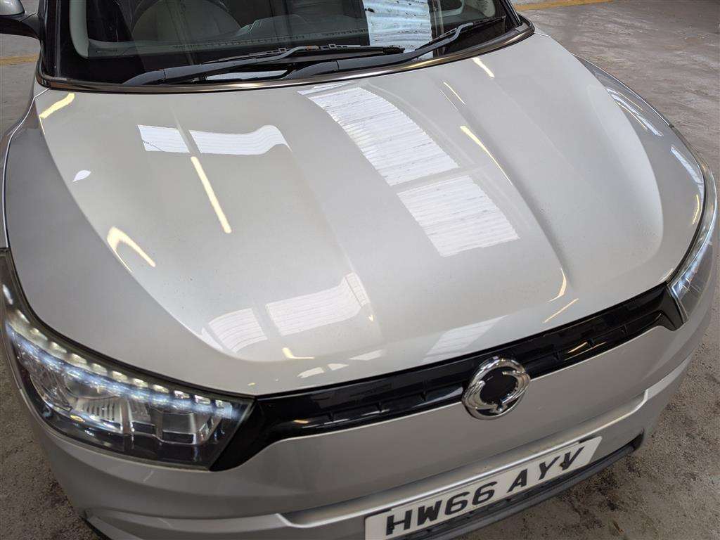 <p>2016 SSANGYONG TIVOLI EX TD AUTO</p>