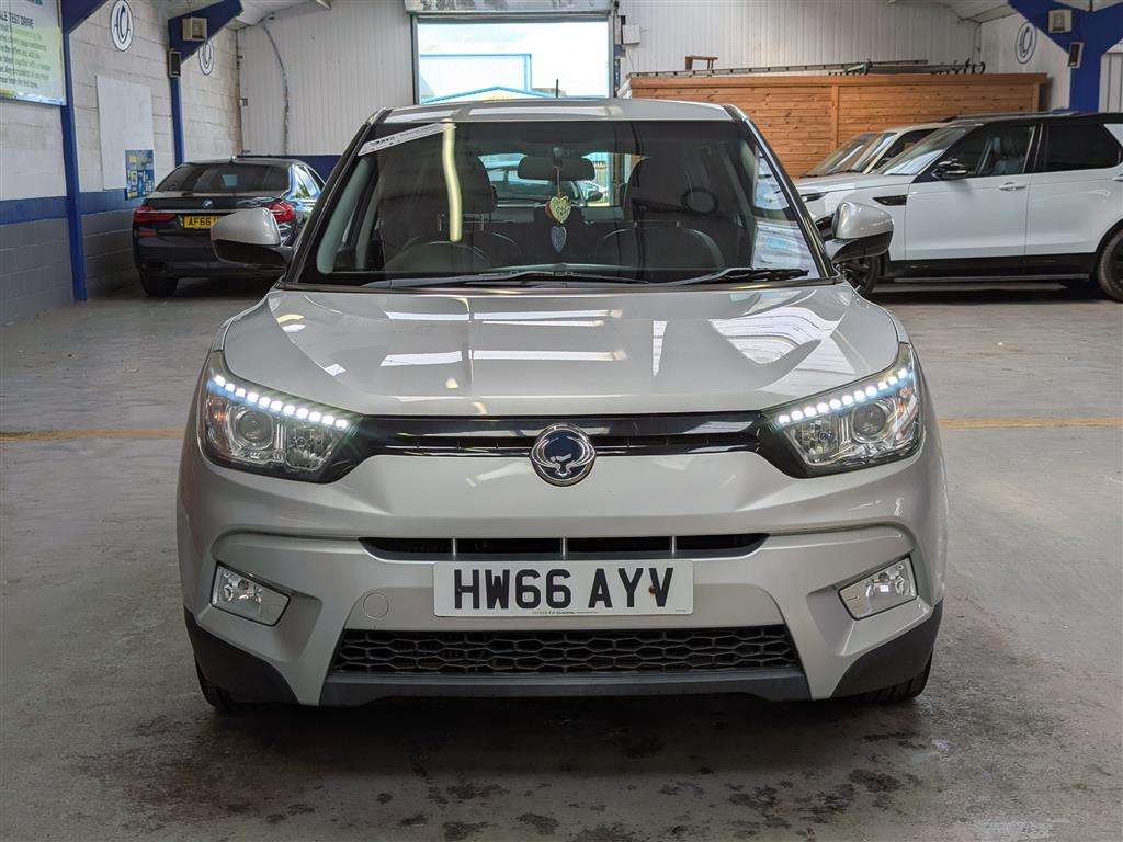 <p>2016 SSANGYONG TIVOLI EX TD AUTO</p>