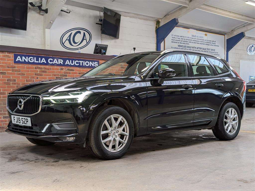 <p>2019 VOLVO XC60 MOMENTUM PRO T5 AWD</p>