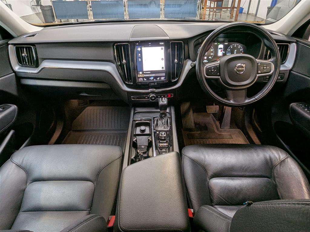 <p>2019 VOLVO XC60 MOMENTUM PRO T5 AWD</p>