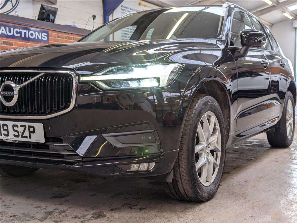 <p>2019 VOLVO XC60 MOMENTUM PRO T5 AWD</p>