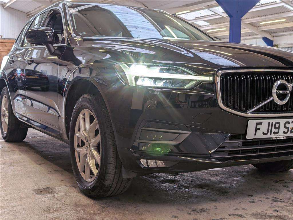 <p>2019 VOLVO XC60 MOMENTUM PRO T5 AWD</p>
