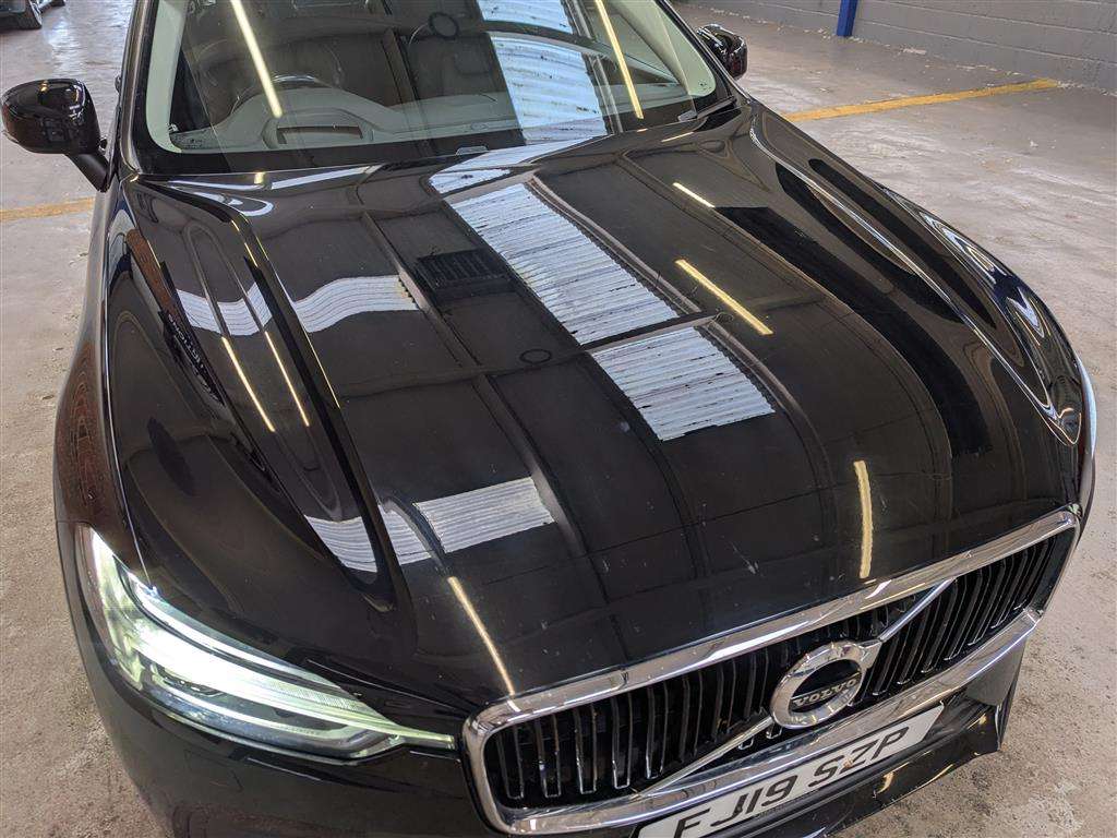 <p>2019 VOLVO XC60 MOMENTUM PRO T5 AWD</p>