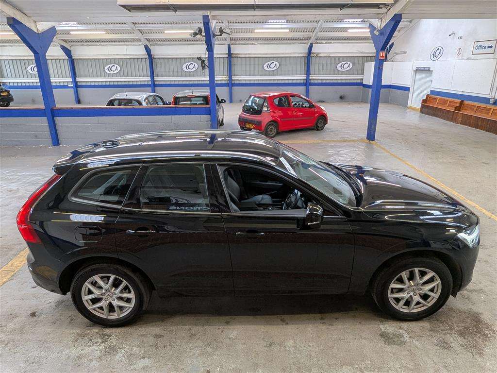 <p>2019 VOLVO XC60 MOMENTUM PRO T5 AWD</p>