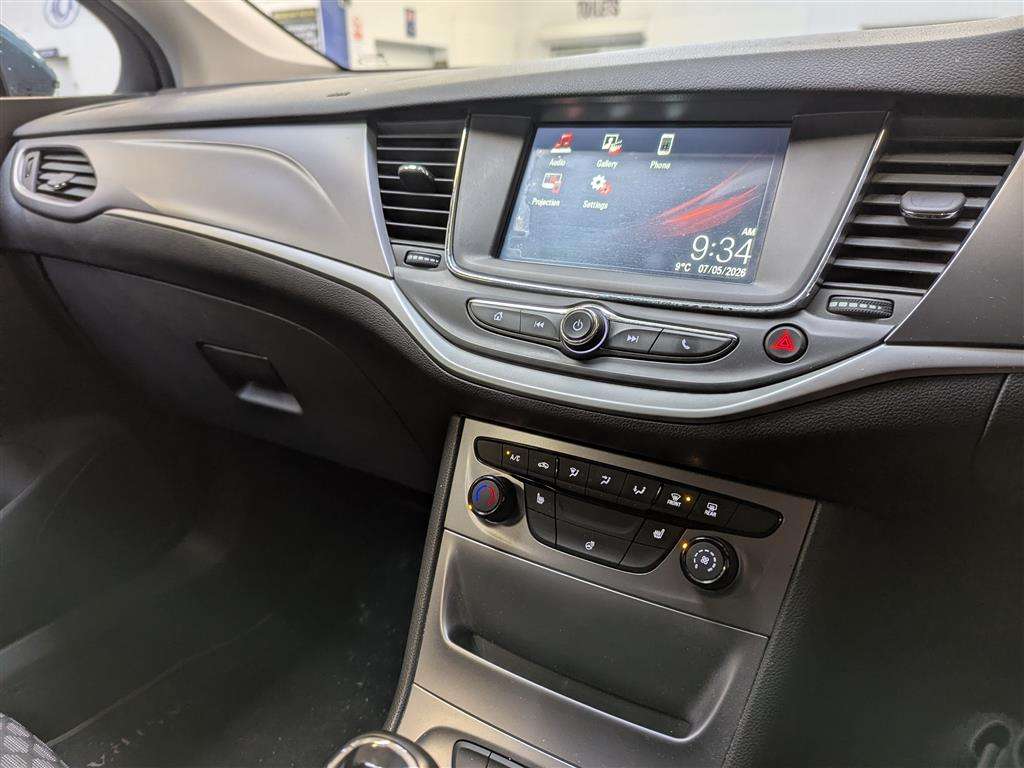 <p>2017 VAUXHALL ASTRA ENERGY TURBO</p>