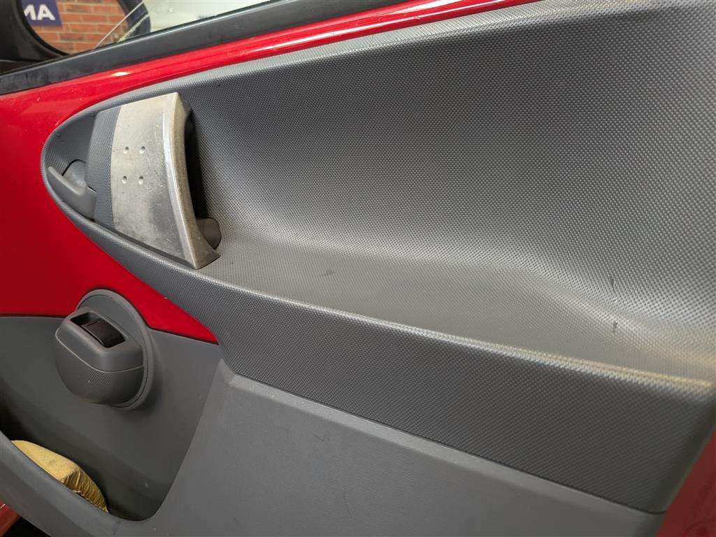 <p>2006 CITROEN C1 RHYTHM</p>