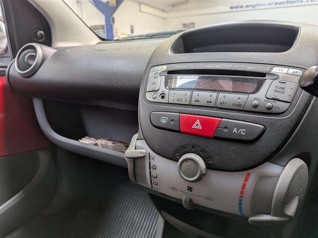 <p>2006 CITROEN C1 RHYTHM</p>
