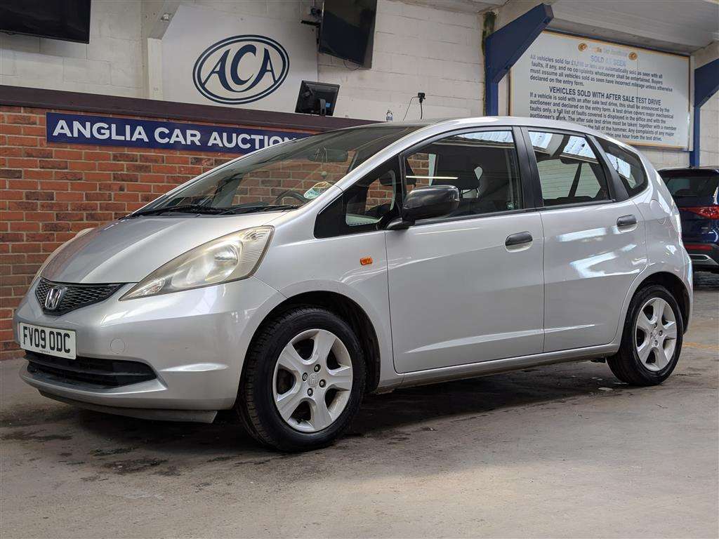 <p>2009 HONDA JAZZ I-VTEC SE</p>