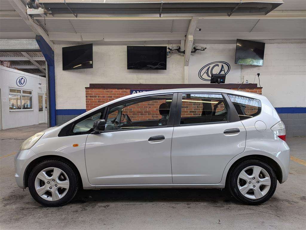 <p>2009 HONDA JAZZ I-VTEC SE</p>
