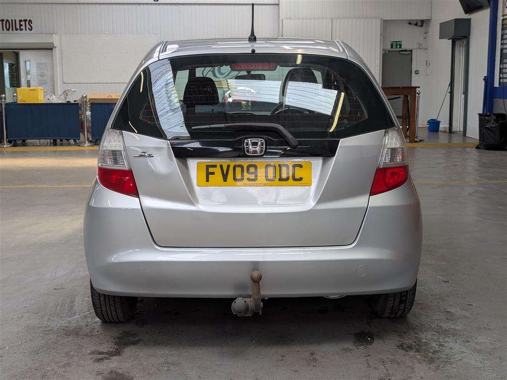 <p>2009 HONDA JAZZ I-VTEC SE</p>