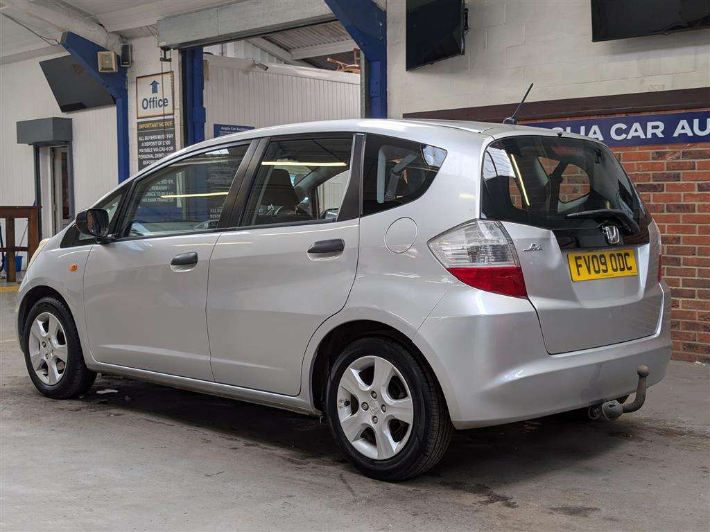 <p>2009 HONDA JAZZ I-VTEC SE</p>