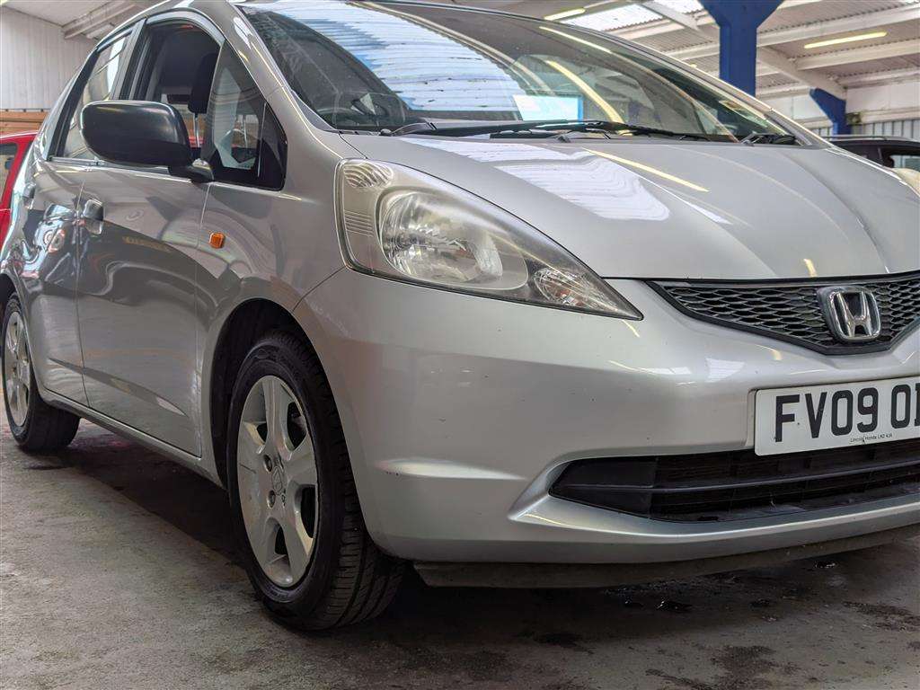 <p>2009 HONDA JAZZ I-VTEC SE</p>
