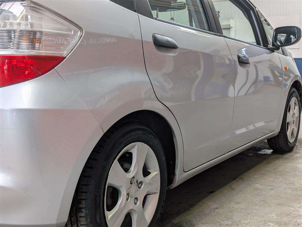 <p>2009 HONDA JAZZ I-VTEC SE</p>