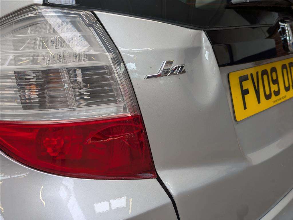 <p>2009 HONDA JAZZ I-VTEC SE</p>