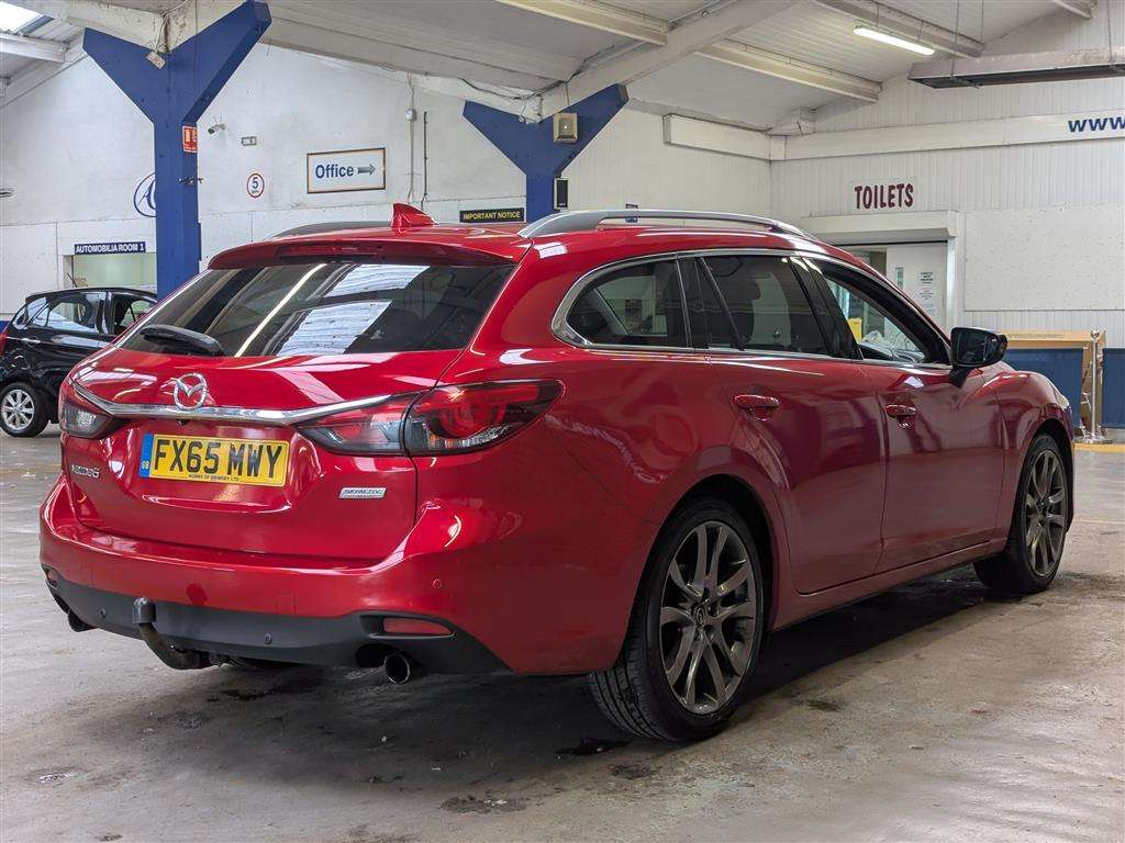 <p>2015 MAZDA 6 SPORT NAV D</p>