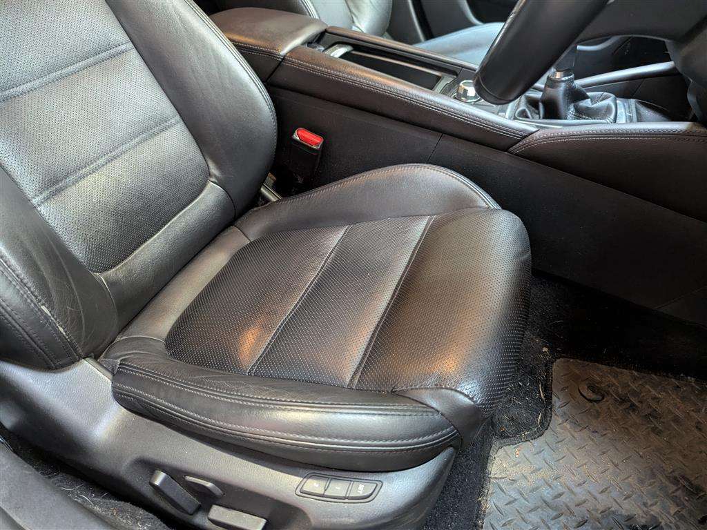 <p>2015 MAZDA 6 SPORT NAV D</p>