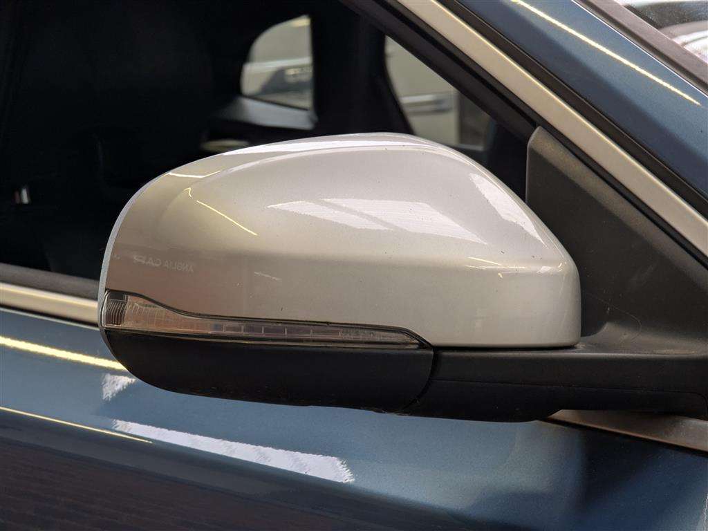 <p>2015 VOLVO V40 R-DESIGN T2</p>