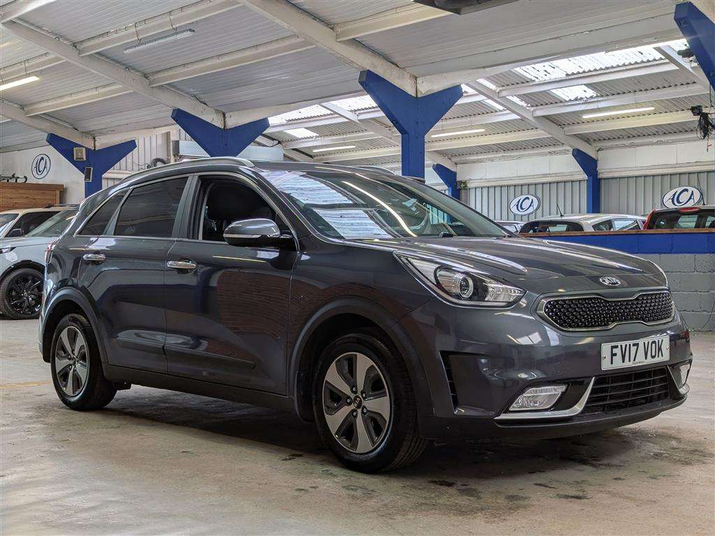 <p>2017 KIA NIRO 2 S-A</p>