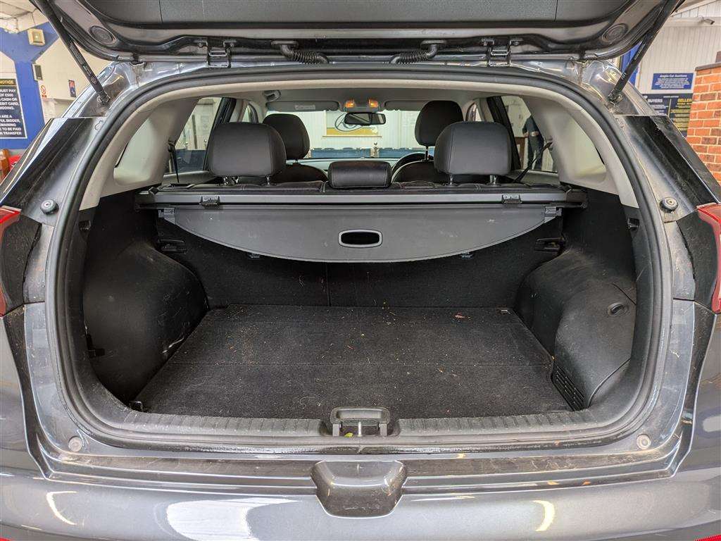 <p>2017 KIA NIRO 2 S-A</p>