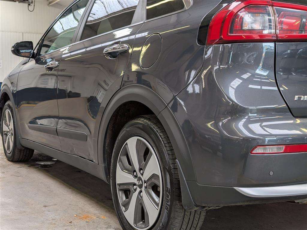 <p>2017 KIA NIRO 2 S-A</p>