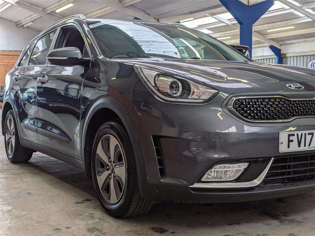 <p>2017 KIA NIRO 2 S-A</p>