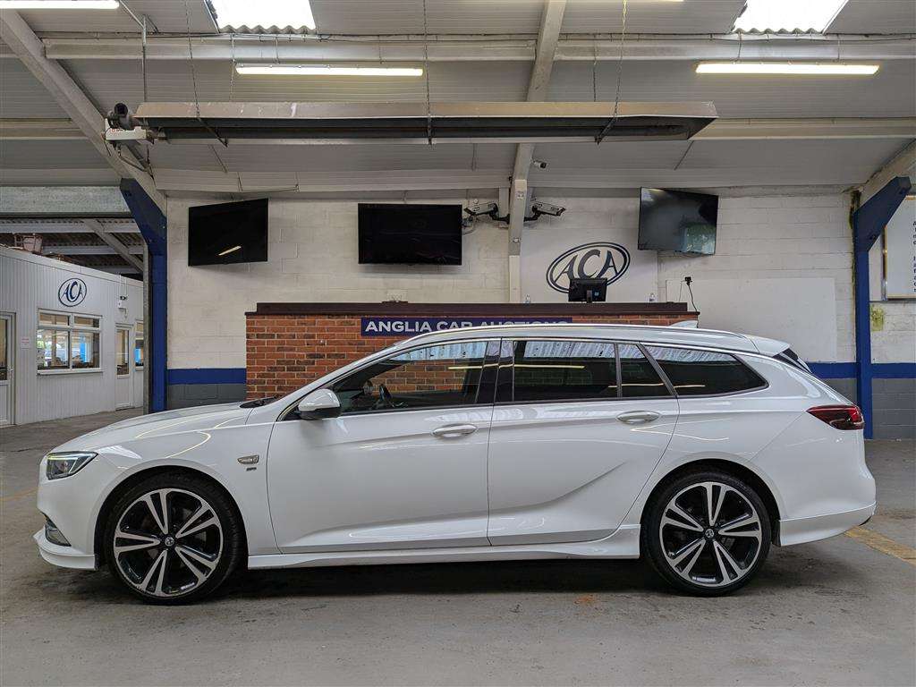 <p>2018 VAUXHALL INSIGNIA SRI VX-LINE NAV</p>