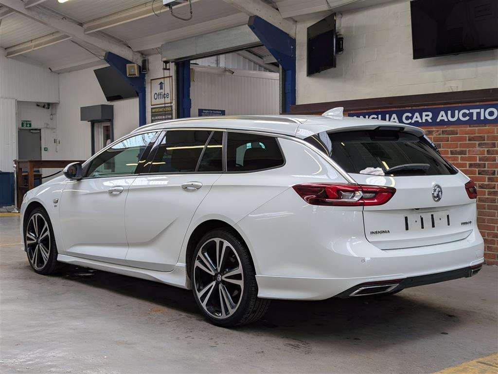 <p>2018 VAUXHALL INSIGNIA SRI VX-LINE NAV</p>