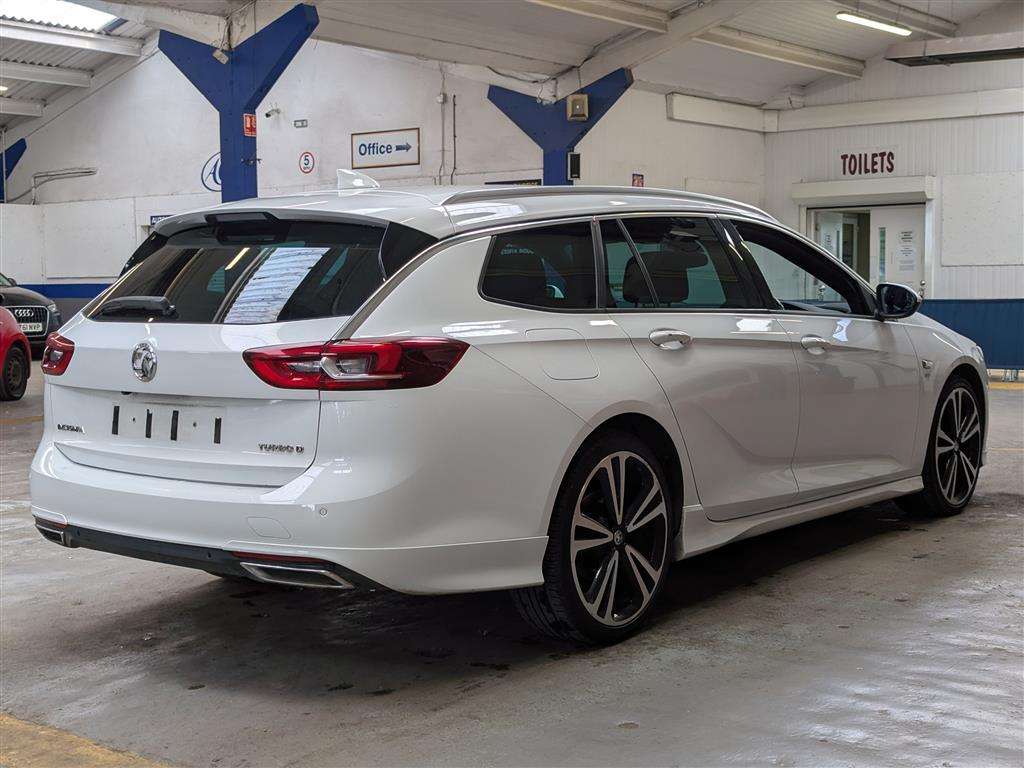 <p>2018 VAUXHALL INSIGNIA SRI VX-LINE NAV</p>