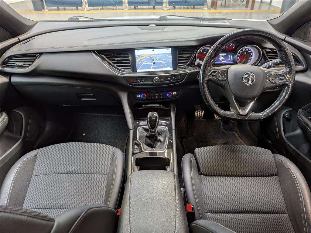 <p>2018 VAUXHALL INSIGNIA SRI VX-LINE NAV</p>