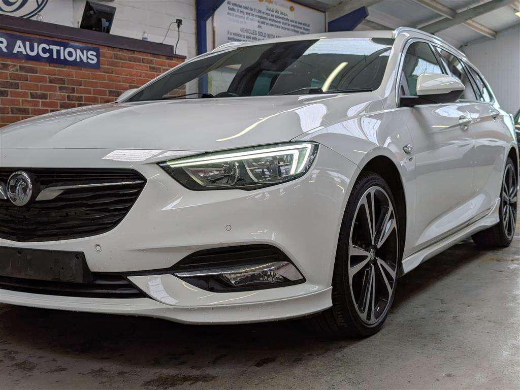<p>2018 VAUXHALL INSIGNIA SRI VX-LINE NAV</p>
