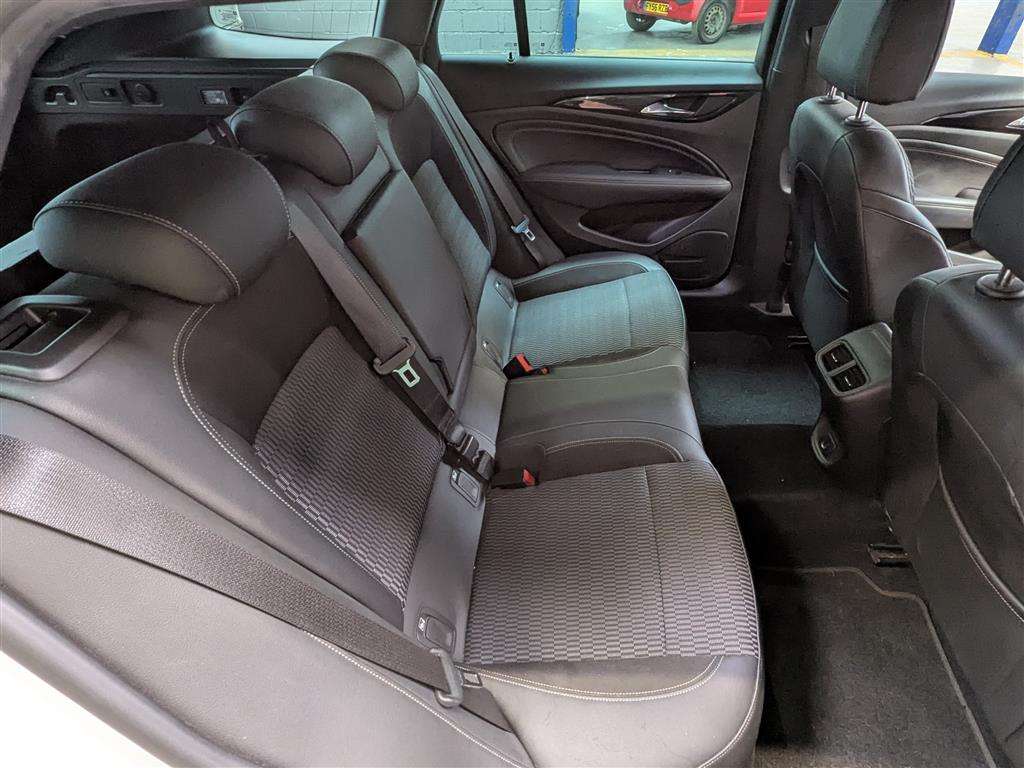 <p>2018 VAUXHALL INSIGNIA SRI VX-LINE NAV</p>