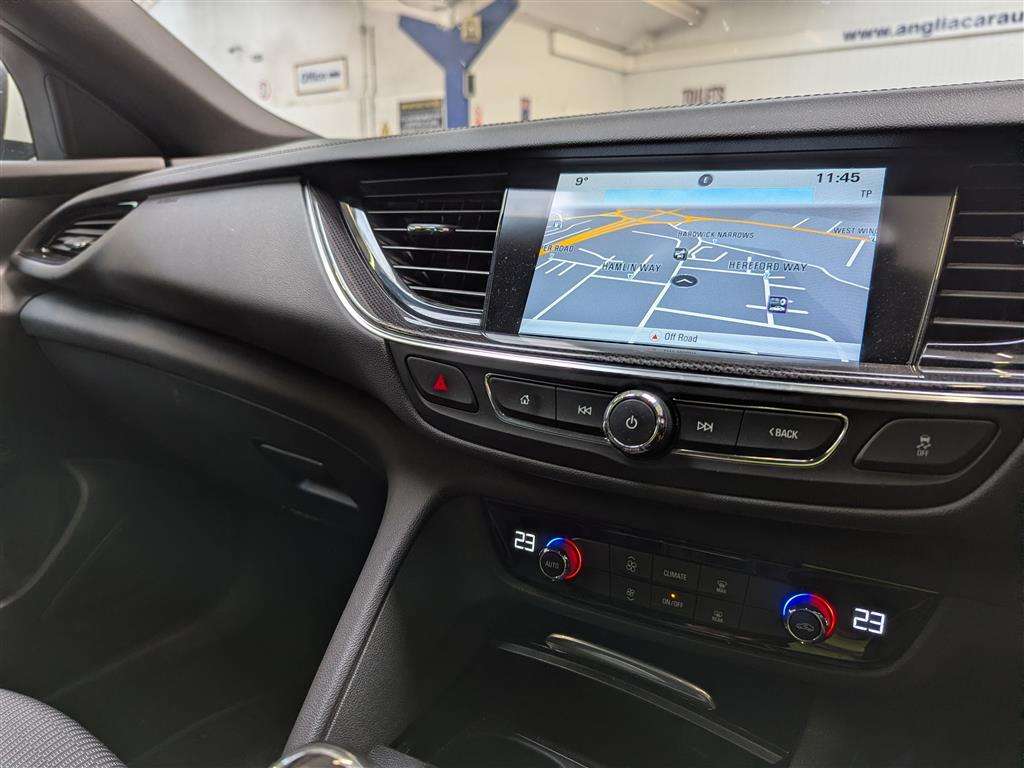 <p>2018 VAUXHALL INSIGNIA SRI VX-LINE NAV</p>