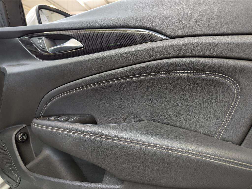 <p>2018 VAUXHALL INSIGNIA SRI VX-LINE NAV</p>