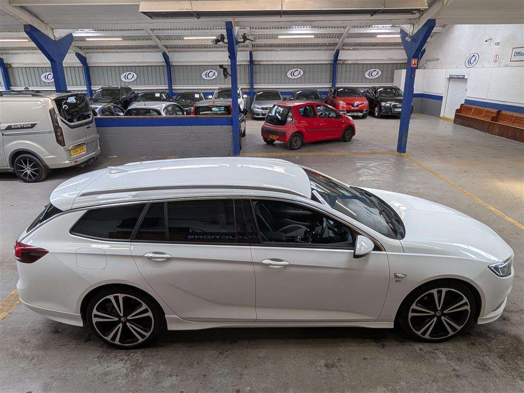 <p>2018 VAUXHALL INSIGNIA SRI VX-LINE NAV</p>