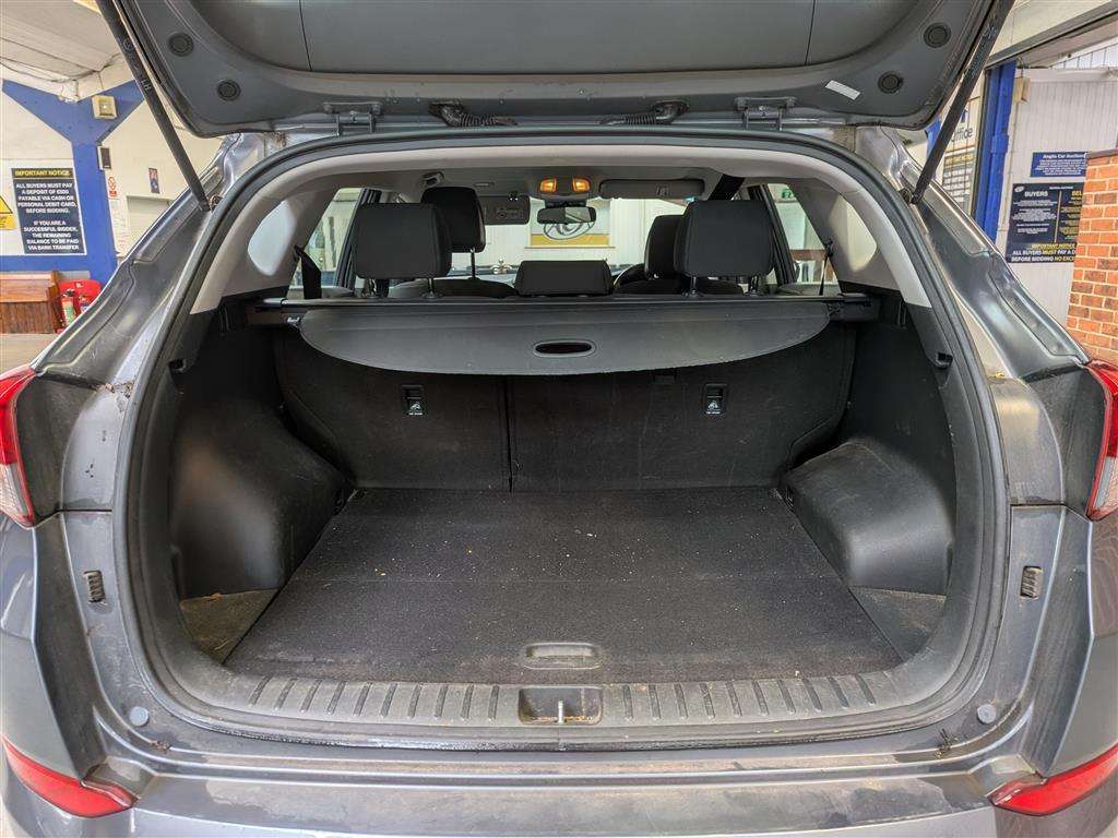 <p>2018 HYUNDAI TUCSON SE NAV B-DRIVE 2WD</p>
