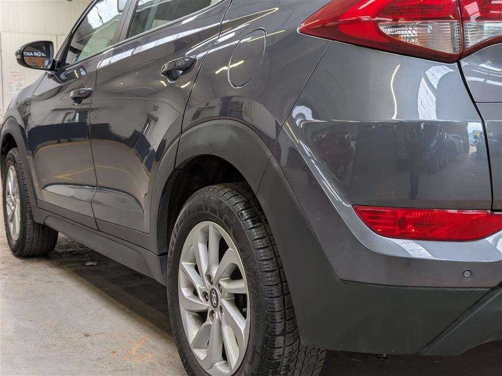 <p>2018 HYUNDAI TUCSON SE NAV B-DRIVE 2WD</p>