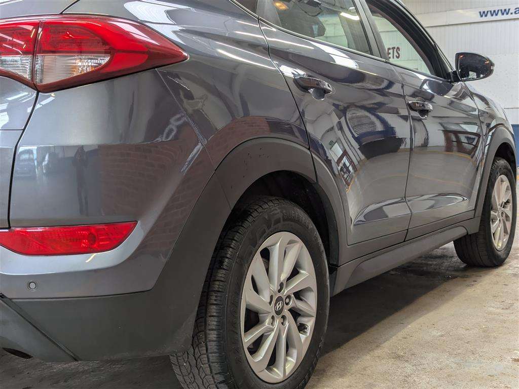 <p>2018 HYUNDAI TUCSON SE NAV B-DRIVE 2WD</p>