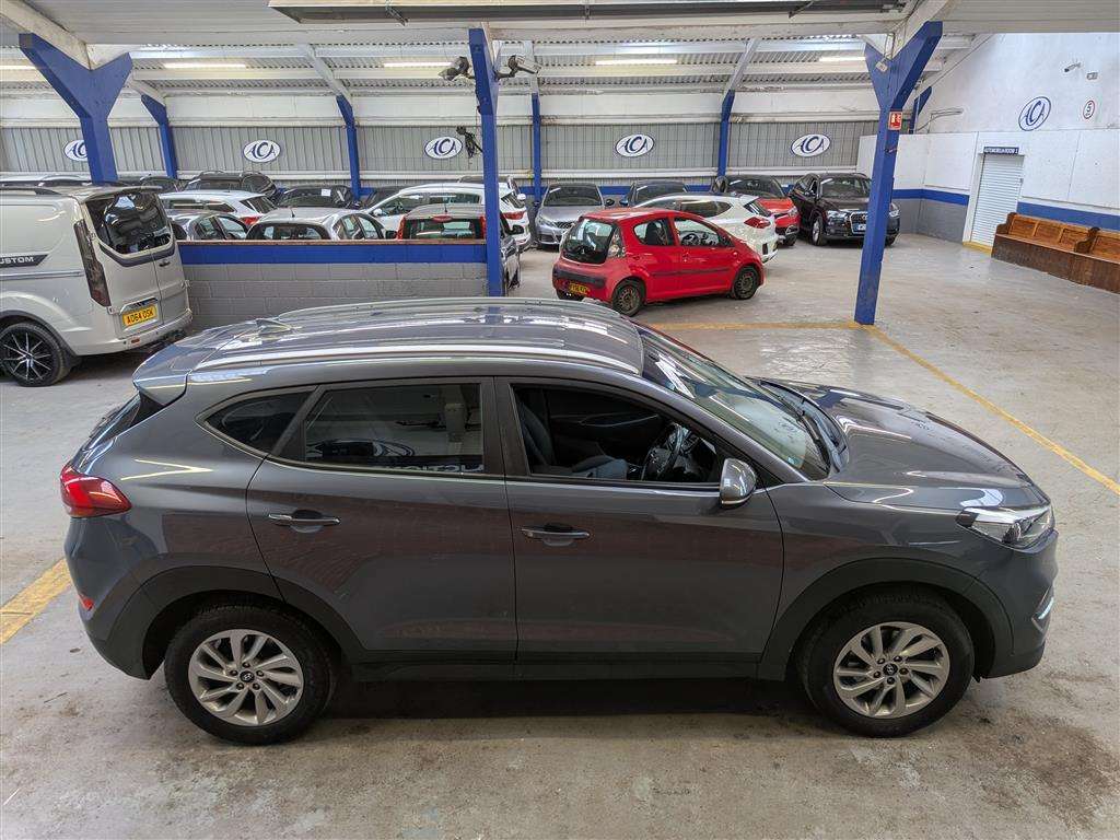 <p>2018 HYUNDAI TUCSON SE NAV B-DRIVE 2WD</p>